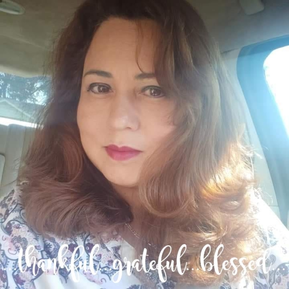 Meet your Posher, Claudia